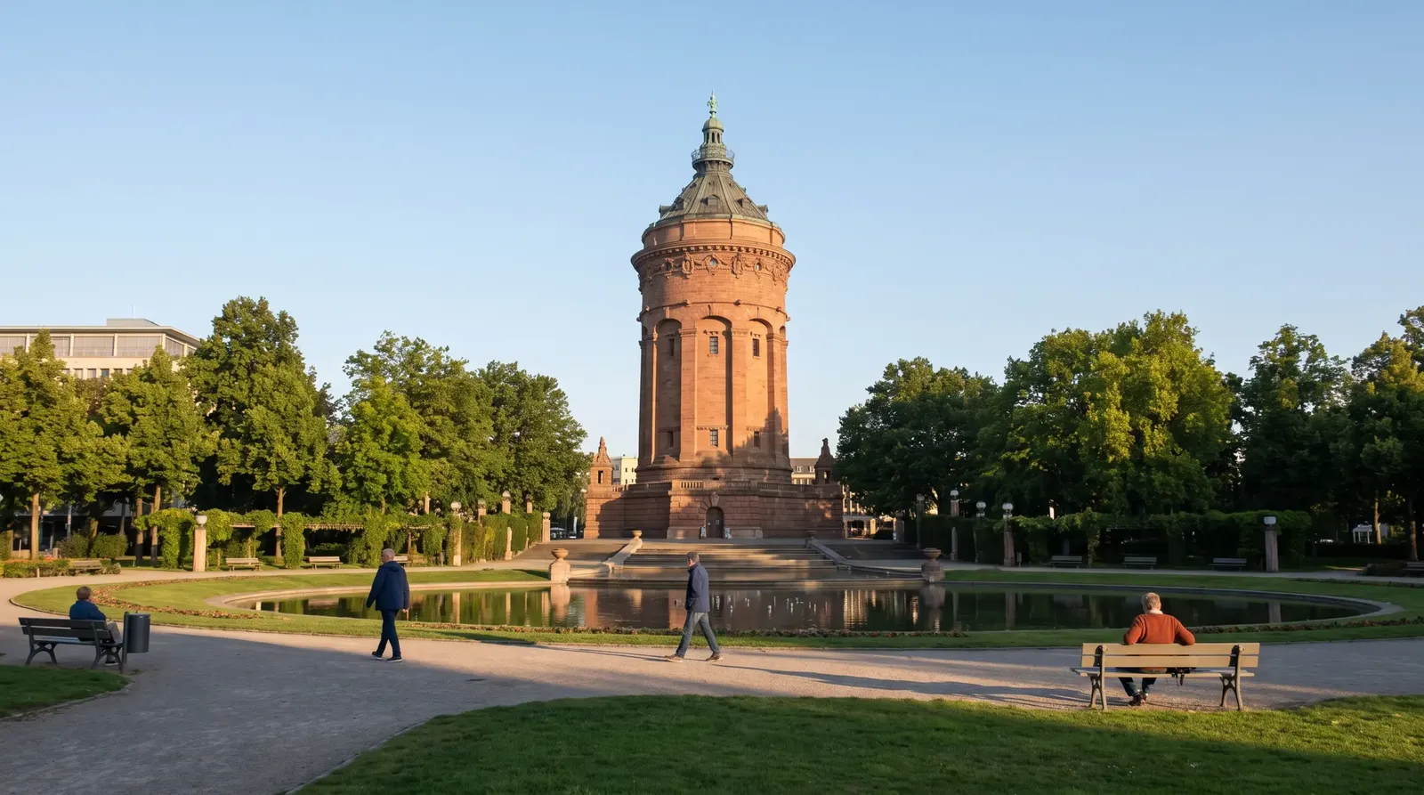 Der Mannheimer Wasserturm am Morgen